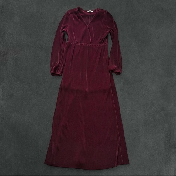 Baltic Born Dresses & Skirts - Baltic Born Rich Burgundy Velvet Long Sleeve Dress